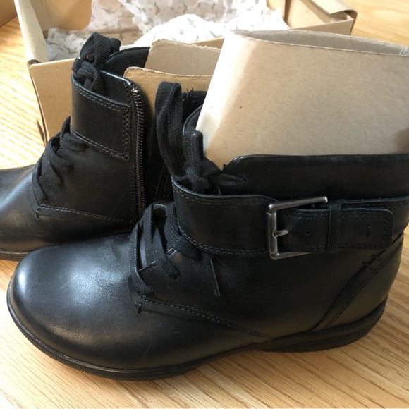 Clarks Shoes - Clarks Kearns Admire Black Leather Boots, new